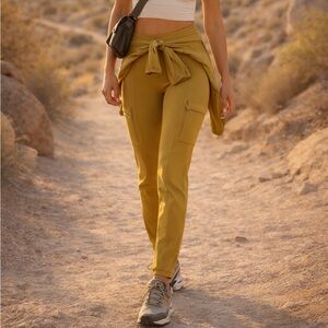 Athleta Headlands Hybrid Cargo II Leggings Size 18 Mustard Olive Hiking Utility